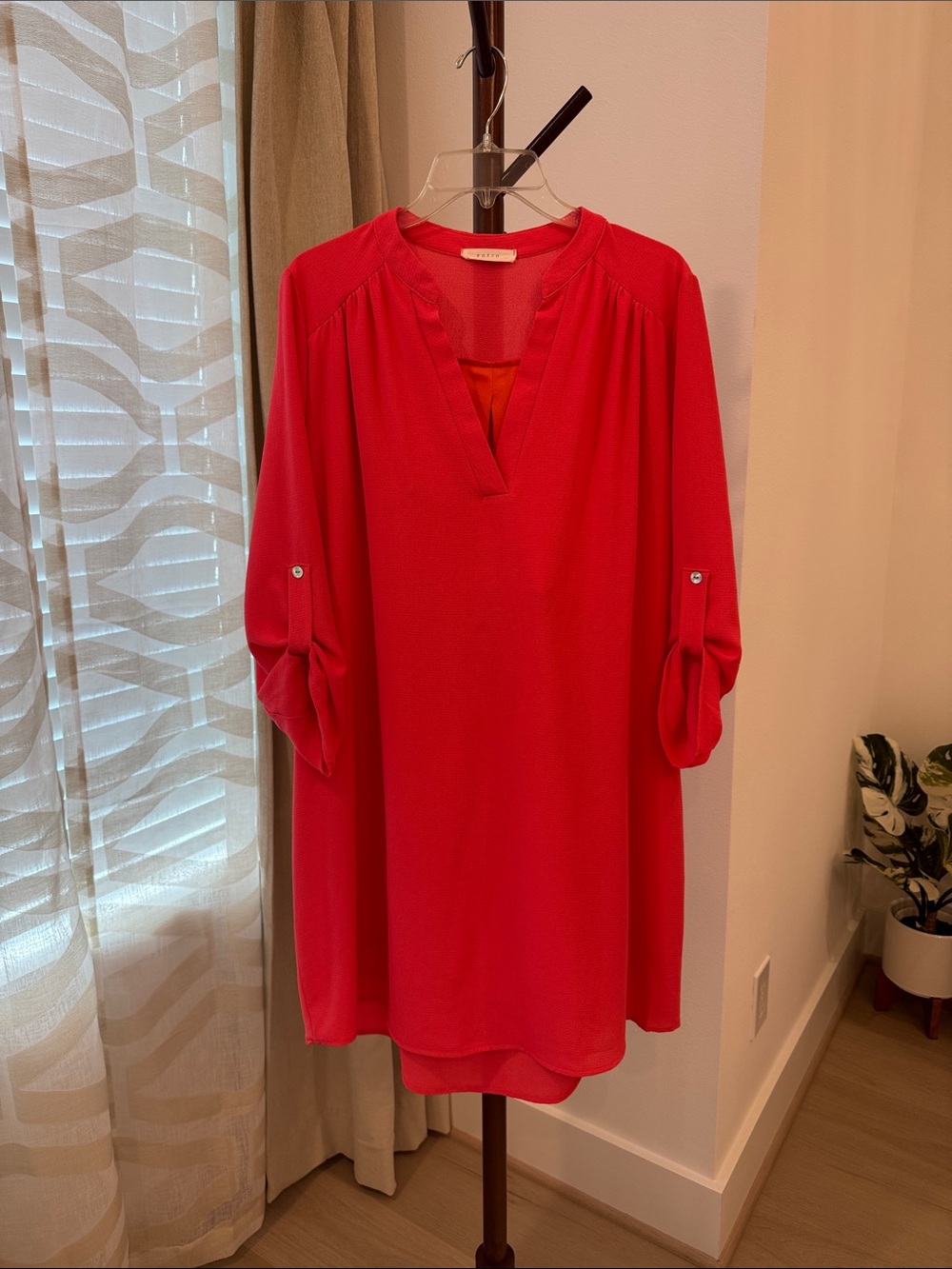 entro Bright Pink V-Neck Shift Tunic
